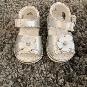 Girls Angel Silver Leather Flower Sandals